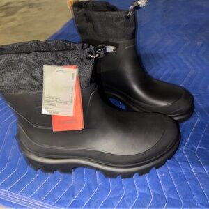 Men’s Black Waterproof Insulated Boots kamik size 11